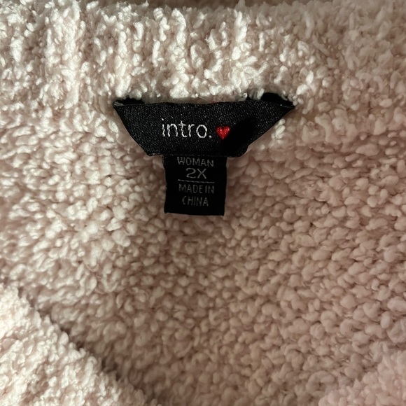 Intro Women’s Plus Size V-neck Chunky Pullover Sweater - Picture 4 of 5